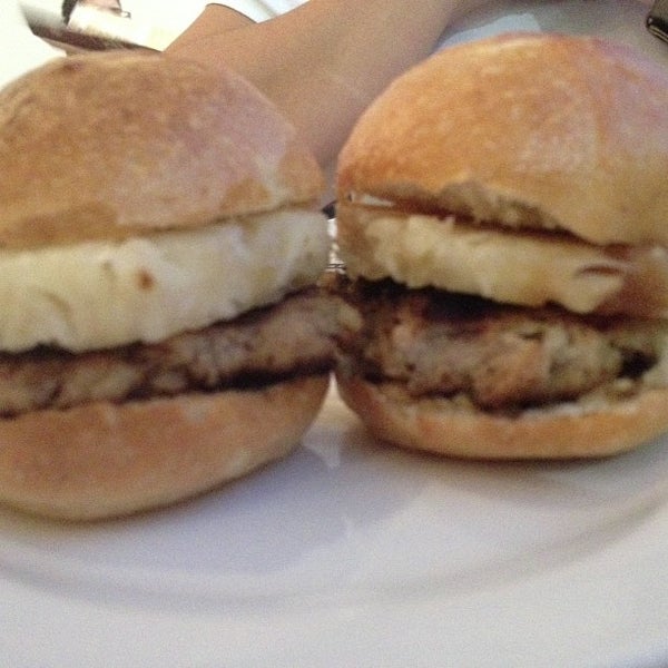 12/10/2012にDaniel Z.がPaddock Hamburgueriaで撮った写真