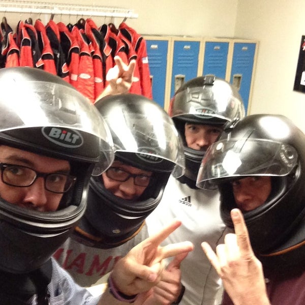 7/2/2013 tarihinde Chris A.ziyaretçi tarafından Full Throttle Indoor Karting'de çekilen fotoğraf