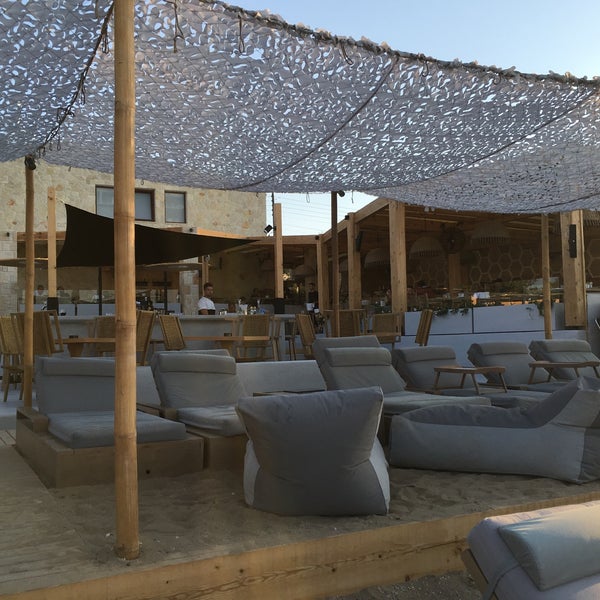 Foto tomada en Villas • Seaside Lounge &amp; Restaurant  por Nastazia S. el 7/12/2016
