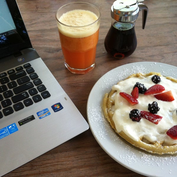 4/18/2013 tarihinde Oscar G.ziyaretçi tarafından La Cafetería'de çekilen fotoğraf