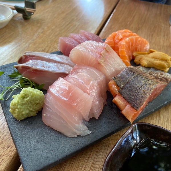 2/22/2020 tarihinde Mariana Z.ziyaretçi tarafından Yoru Handroll and Sushi Bar'de çekilen fotoğraf