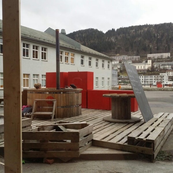 1/25/2014 tarihinde Kolbjørn B.ziyaretçi tarafından Bergen Kaffebrenneri'de çekilen fotoğraf