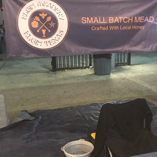 Foto tirada no(a) Mueller Farmers Market por Denise B. em 2/28/2019