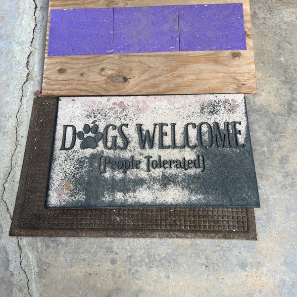 Dog House Drinkery Dog Park 3800 County Road 175