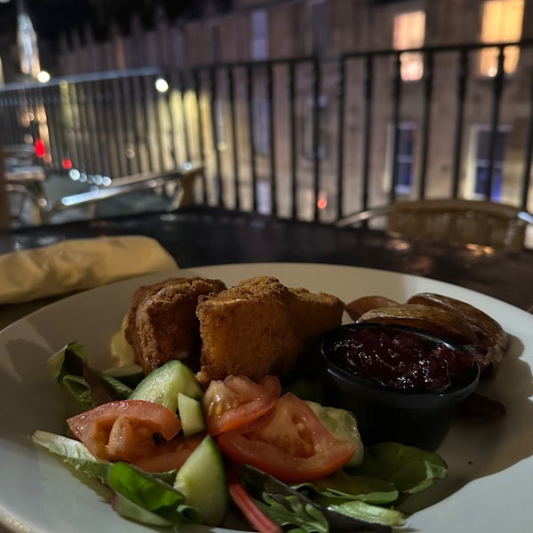 Maxies Bistro & Wine Bar