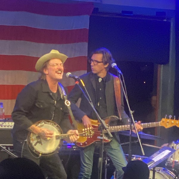 Fox And Locke Leipers Fork, TN