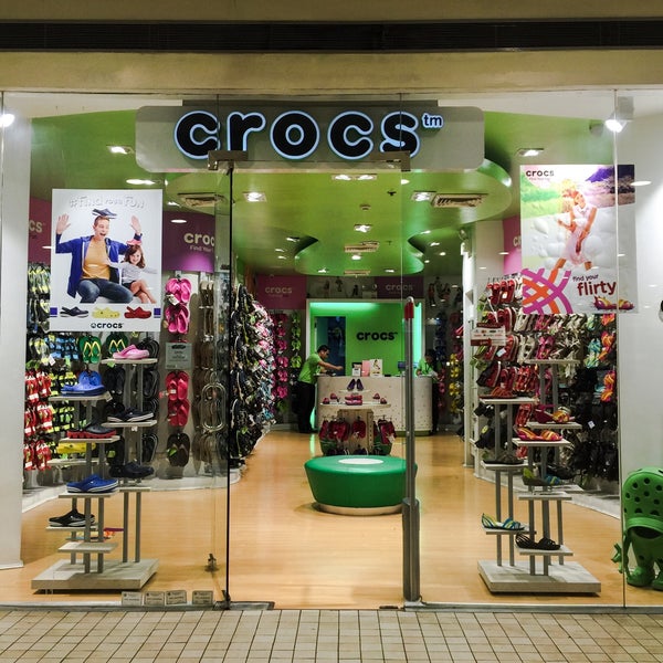 crocs trinoma contact number