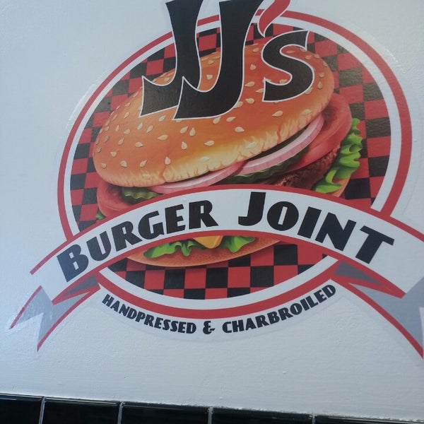 Foto scattata a JJ&#39;s Burger Joint da Brian B. il 6/7/2013