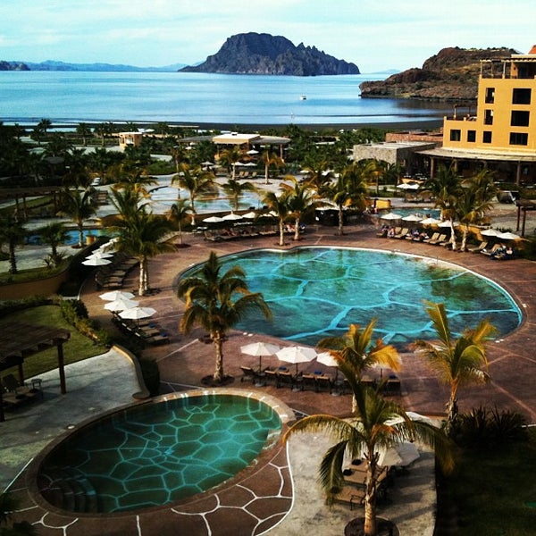Foto diambil di Villa Del Palmar Beach Resort &amp; Spa oleh Juno K. pada 1/23/2013