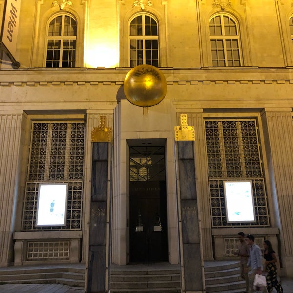 8/17/2018 tarihinde Denis S.ziyaretçi tarafından Bank Austria Kunstforum Wien'de çekilen fotoğraf