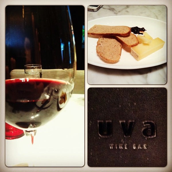5/12/2013 tarihinde Aldrich B.ziyaretçi tarafından Uva Wine &amp; Cocktail Bar'de çekilen fotoğraf
