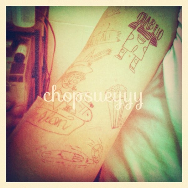 Foto diambil di Body Art Tattoo oleh Tocho M. pada 11/8/2012