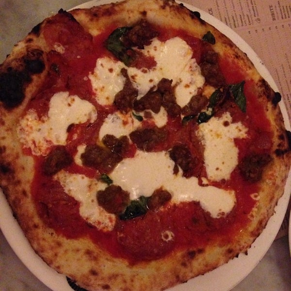 11/27/2013 tarihinde Fat P.ziyaretçi tarafından Michael&#39;s Pizzeria'de çekilen fotoğraf