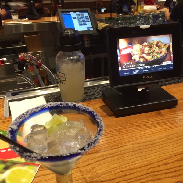 Photo taken at Chili&#39;s Grill &amp; Bar by Megan F. on 6/15/2014