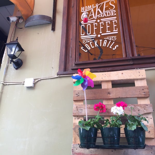 4/12/2017 tarihinde Güzin A.ziyaretçi tarafından Baykuş Coffee Shop'de çekilen fotoğraf