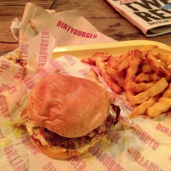 11/19/2012にIlgar A.がDirty Burgerで撮った写真