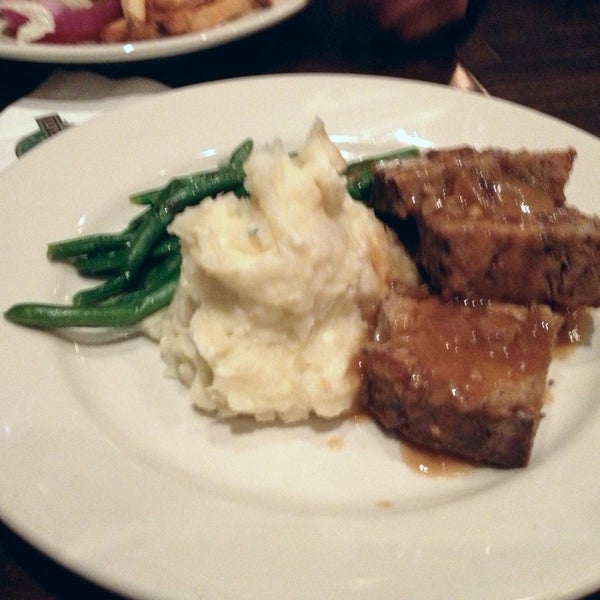 Photo taken at St. James Gate Irish Pub and Carvery by Nina W. on 5/8/2013