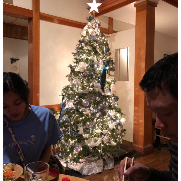 Снимок сделан в Ariyoshi Japanese Restaurant пользователем Mariliz P. 1/1/2019