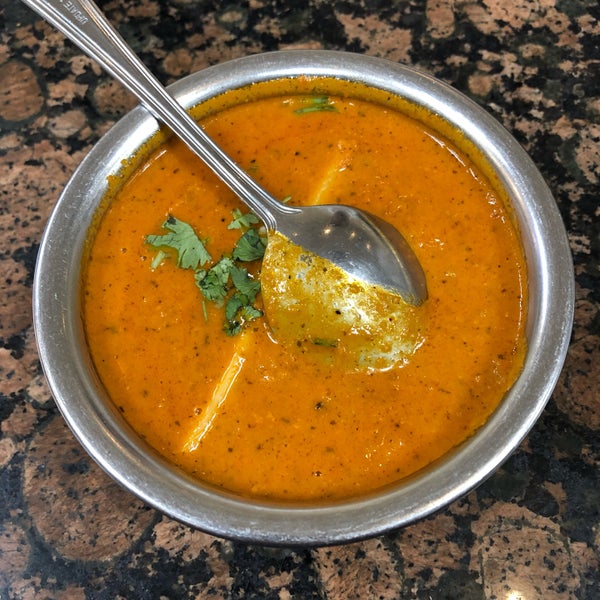 Foto diambil di Bhanu&#39;s Indian Grocery &amp; Cuisine oleh Scott T. pada 9/18/2019