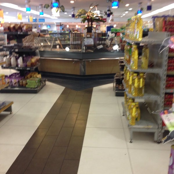 Photos At Super Market Marhaba مركز مرحبا للتسوق جدة التاريخية بلدية ابلد 7 Tips From 624 Visitors