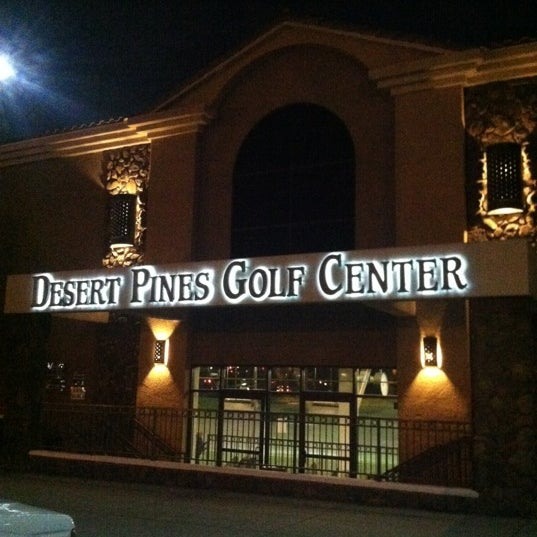 Foto scattata a Desert Pines Golf Club and Driving Range da Don S. il 11/28/2012
