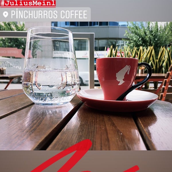 รูปภาพถ่ายที่ Pinchurros Coffee&amp;Churro Alsancak โดย Balkar Ö. เมื่อ 9/27/2019
