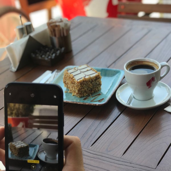 รูปภาพถ่ายที่ Pinchurros Coffee&amp;Churro Alsancak โดย Balkar Ö. เมื่อ 8/28/2018