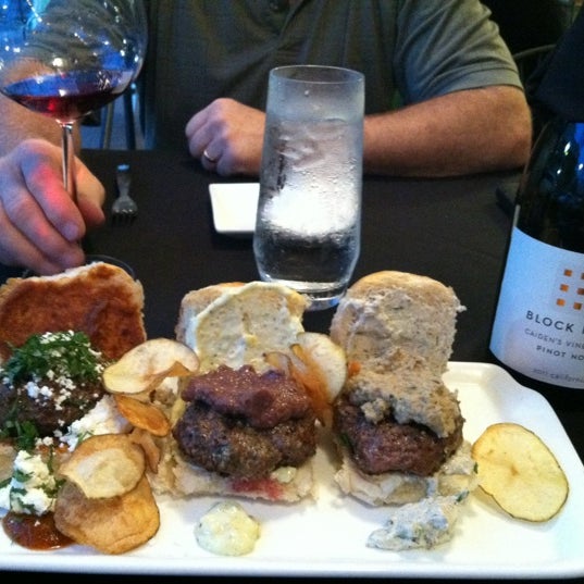 Das Foto wurde bei Cress Restaurant von Shirley R. am 9/21/2012 aufgenommen