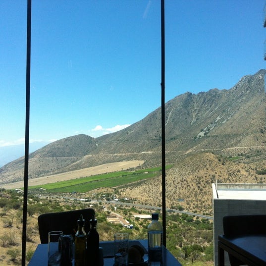 12/2/2012 tarihinde Ivan S.ziyaretçi tarafından Restaurant Santerra'de çekilen fotoğraf