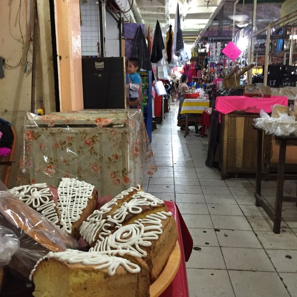 Photo taken at Mercado 5 De Septiembre Juchitán by Julio César M. on 4/5/2016