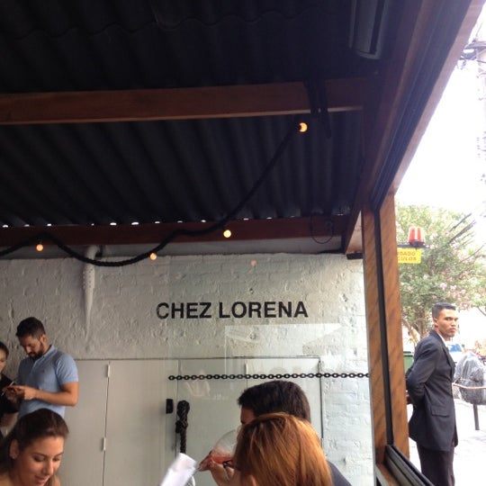 11/10/2012 tarihinde Chico del Mundoziyaretçi tarafından Chez Lorena'de çekilen fotoğraf