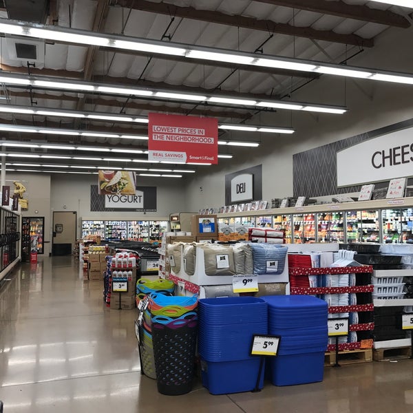 Smart & Final Extra! Grocery Store in Stanton