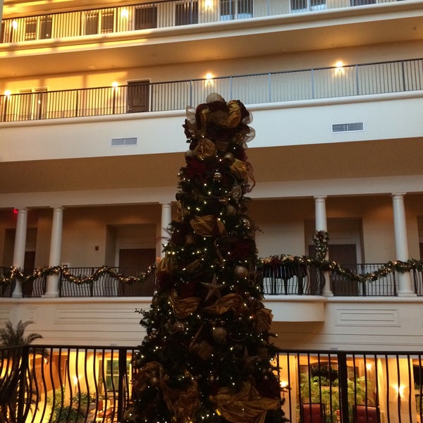 12/25/2014 tarihinde Craig J.ziyaretçi tarafından Embassy Suites by Hilton'de çekilen fotoğraf