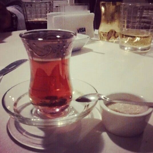 Recomendaría tomar Çak, té caliente de hierbas negras del Mar Negro