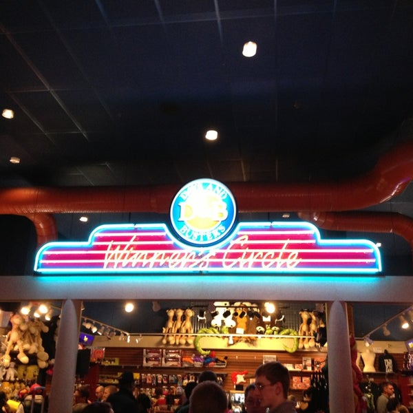 Photo taken at Dave &amp; Buster&#39;s by Sabra D. on 1/27/2013