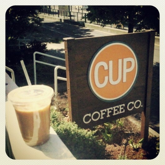 Foto tomada en Cup Coffee Co.  por Joe H. el 5/5/2013