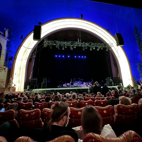 Photo taken at Le Grand Rex by Olivier N. on 10/8/2021