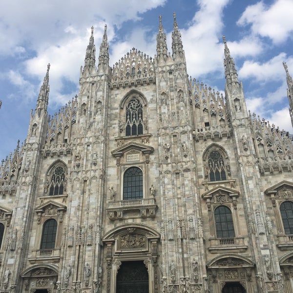 5/16/2016 tarihinde Yuri v.ziyaretçi tarafından Duomo di Milano'de çekilen fotoğraf