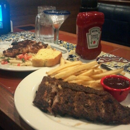 Photo taken at Chili&#39;s Grill &amp; Bar by Charles G. on 9/19/2012