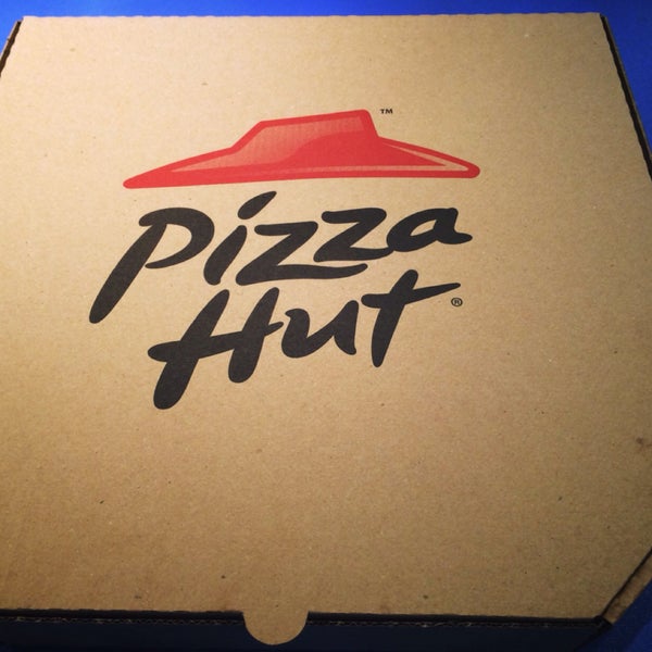 Пицца хат тарко. Pizza Hut Ереван. Пицца хат новый Уренгой. Пицца хат старый бренд атрибуты. Proton pizza Hut.