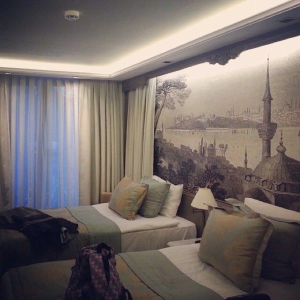 Foto diambil di Pierre Loti Hotel oleh Nermin B. pada 4/16/2014