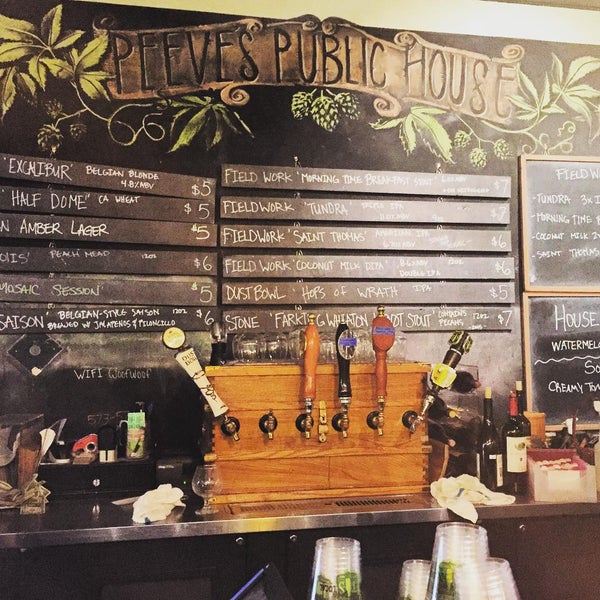 Photo taken at Peeve&#39;s Public House &amp; Local Market by Joie T. on 7/29/2015