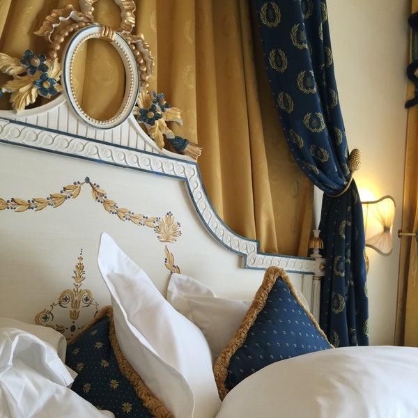 Photo taken at Hotel Villa e Palazzo Aminta by Juan Pablo A. on 7/22/2015