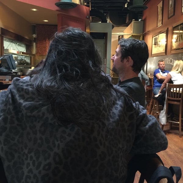 4/13/2019 tarihinde Damon S.ziyaretçi tarafından Rosie McCann&#39;s Irish Pub &amp; Restaurant'de çekilen fotoğraf