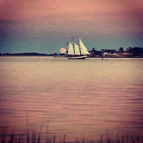 Снимок сделан в Schooner Freedom Charters пользователем Schooner F. 3/4/2015