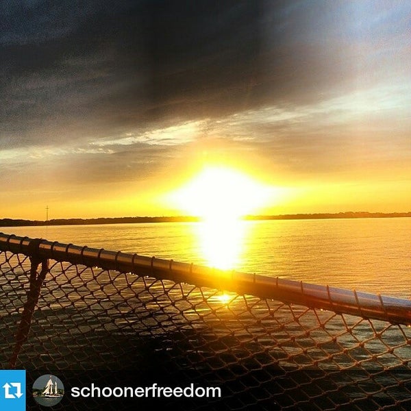 Снимок сделан в Schooner Freedom Charters пользователем Schooner F. 4/30/2015