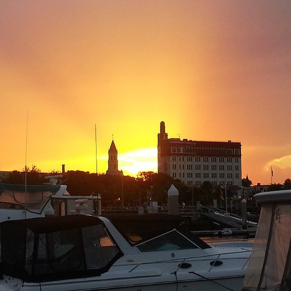 Foto diambil di Schooner Freedom Charters oleh Schooner F. pada 6/28/2013