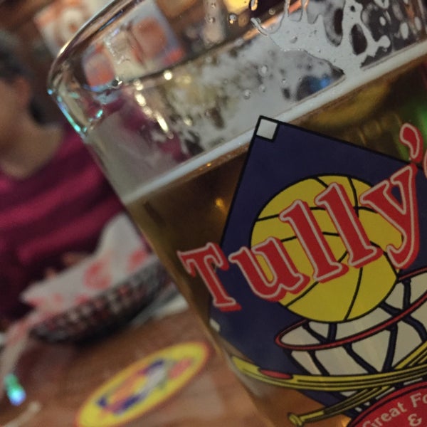 Photo taken at Tully&#39;s Good Times by Patrick H. on 1/1/2015