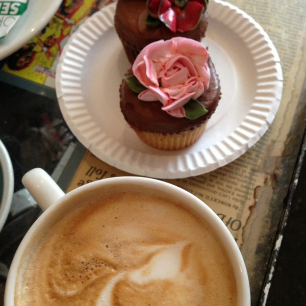 Foto tirada no(a) Cupcake Cafe por eLemur em 4/13/2013
