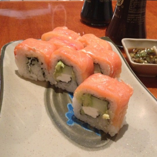 รูปภาพถ่ายที่ Sushi Akky โดย Gabriela R. เมื่อ 11/23/2012